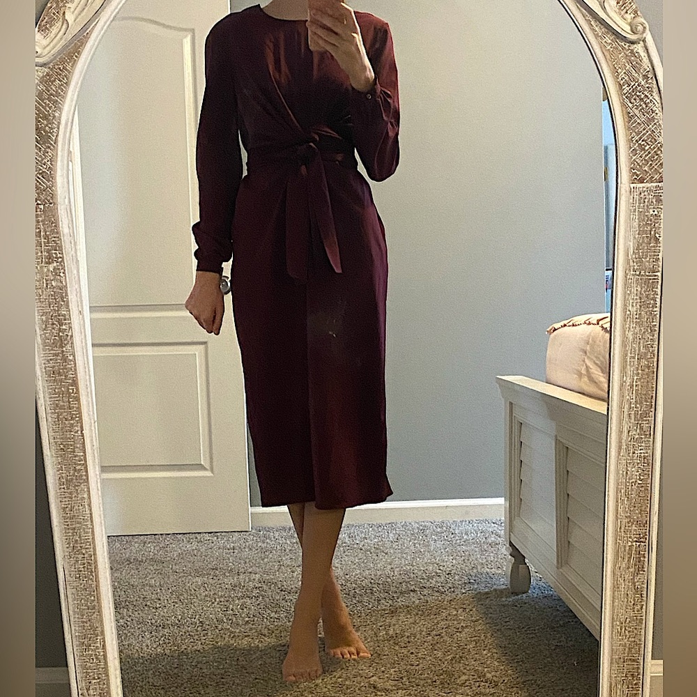 Tie front long sleeve midi dress in wine